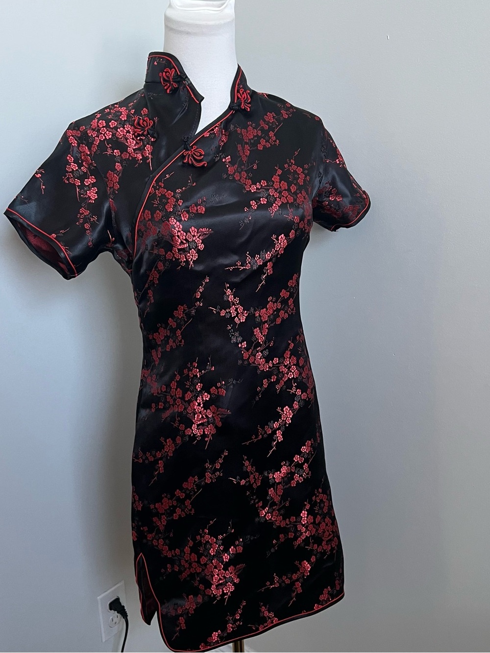 Black Red Floral Cheongsam Dress Satin Qipao Mini Goth Style - Picture 2 of 7